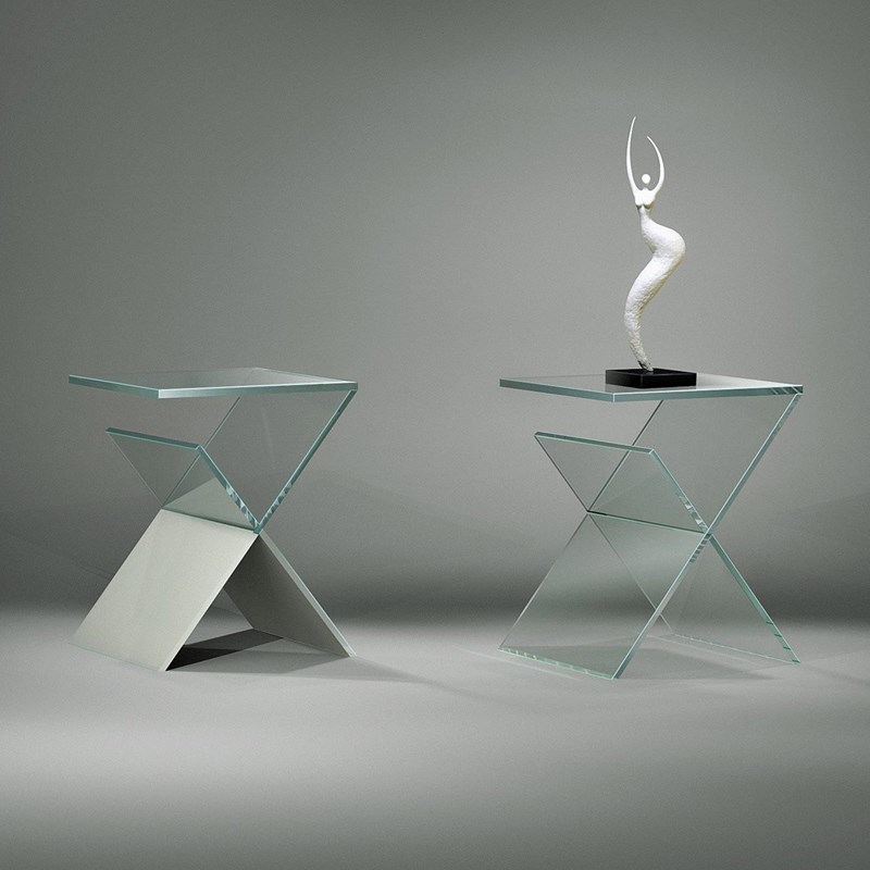 Glass side table MISTER X by DREIECK DESIGN: OPTIWHITE partial color concrete grey + clear